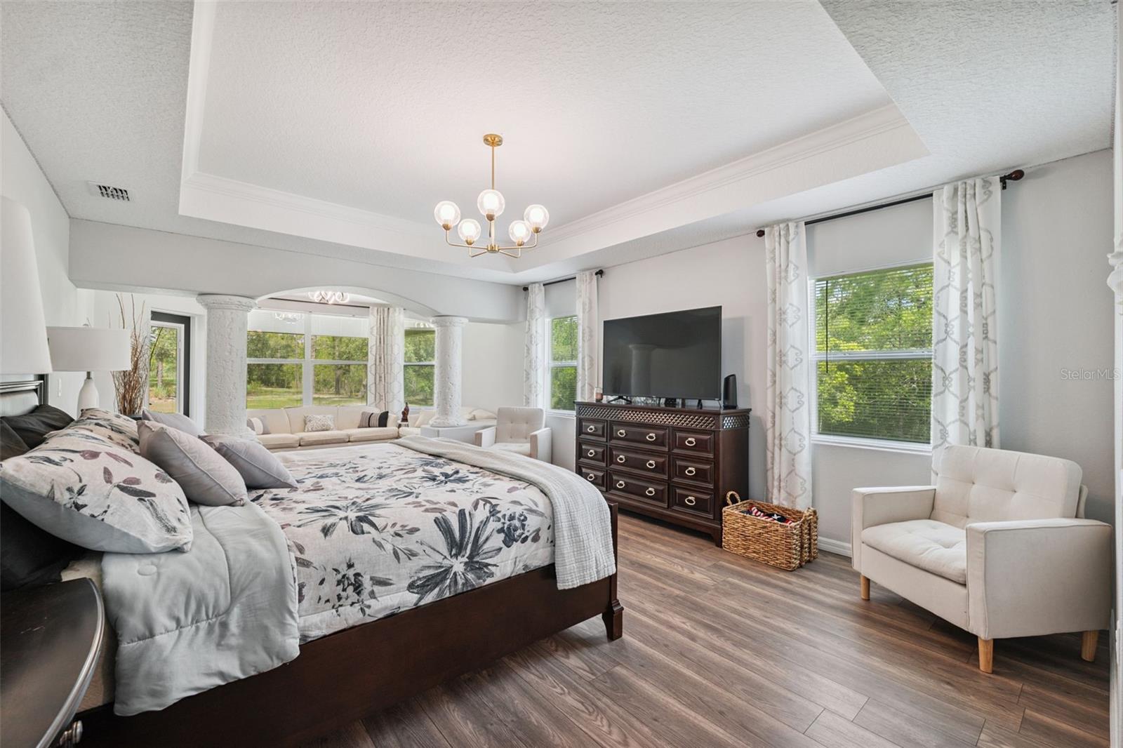 Listing photo id 28 for 18043 Palmdale Road