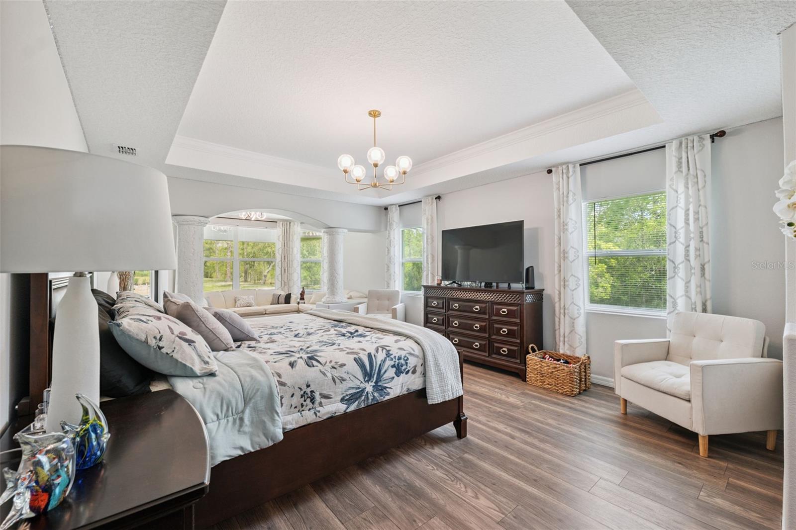 Listing photo id 30 for 18043 Palmdale Road