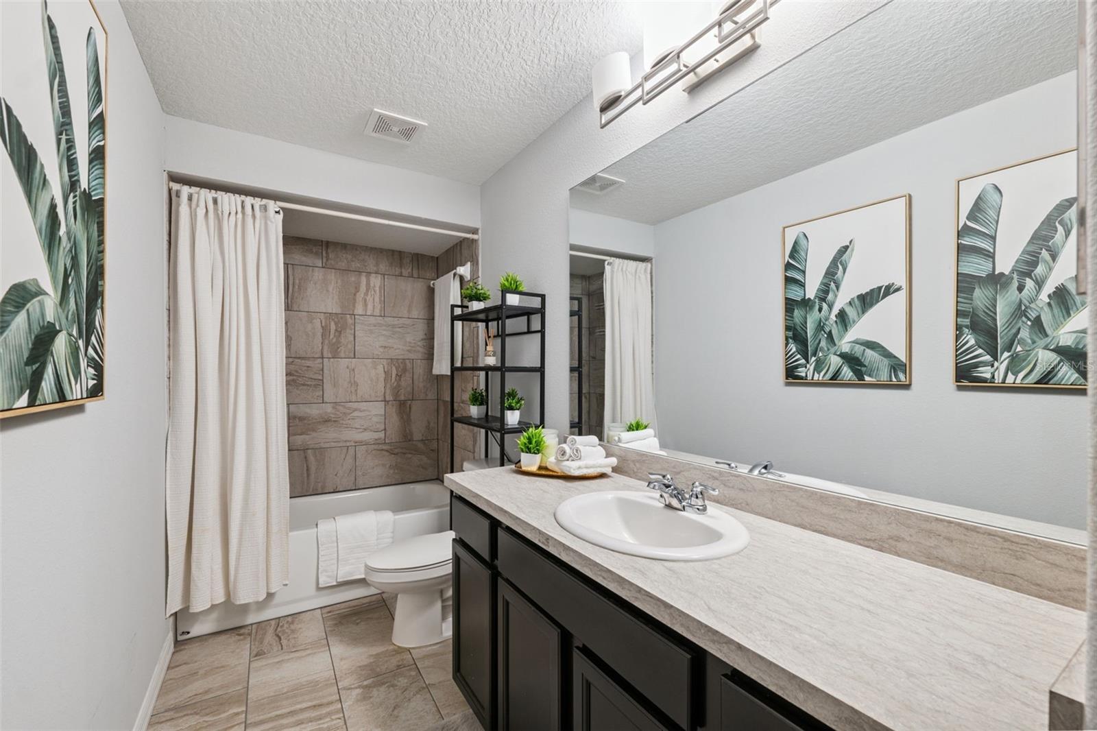 Listing photo id 38 for 18043 Palmdale Road
