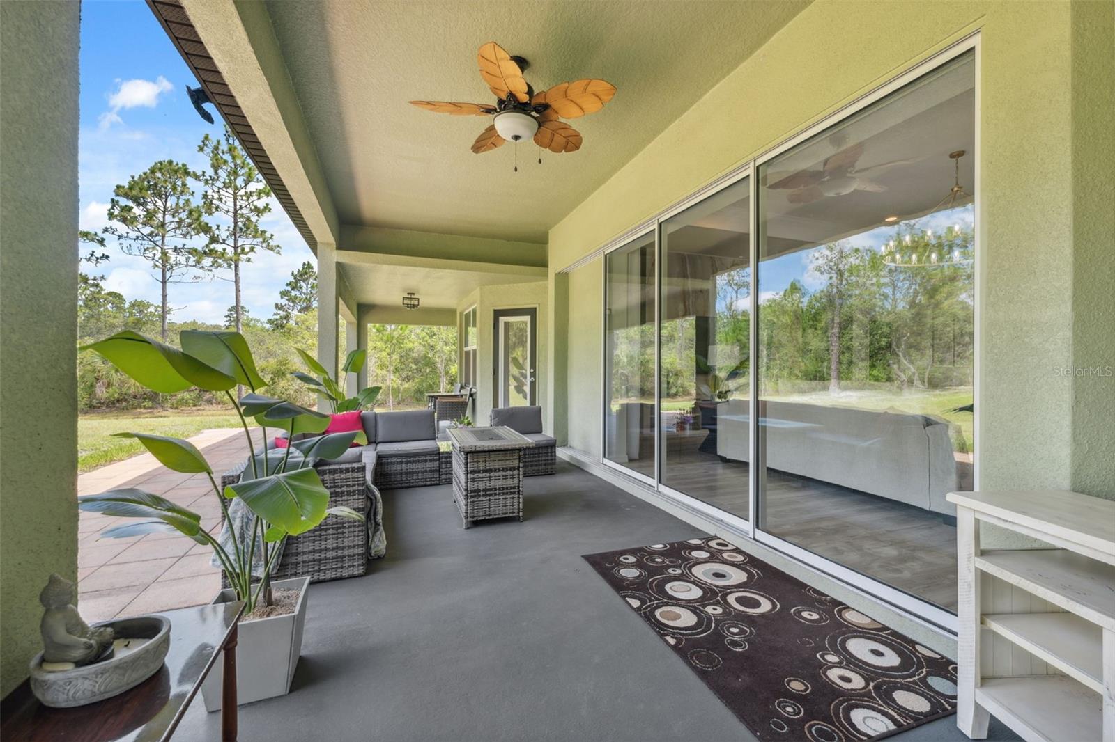 Listing photo id 45 for 18043 Palmdale Road