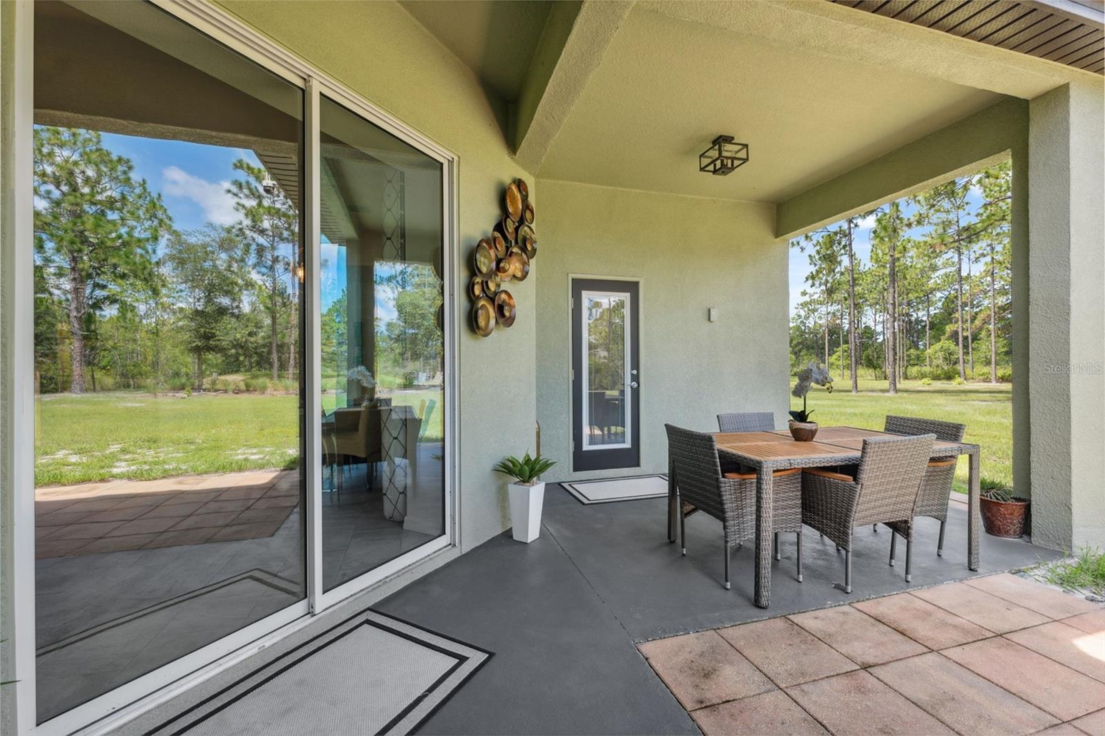 Listing photo id 49 for 18043 Palmdale Road