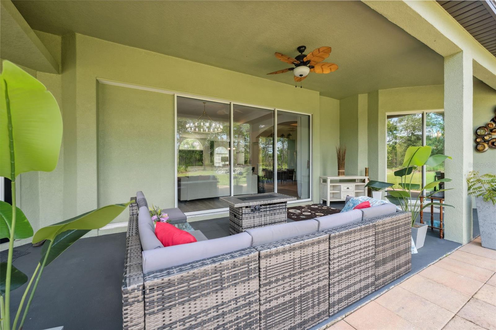 Listing photo id 50 for 18043 Palmdale Road