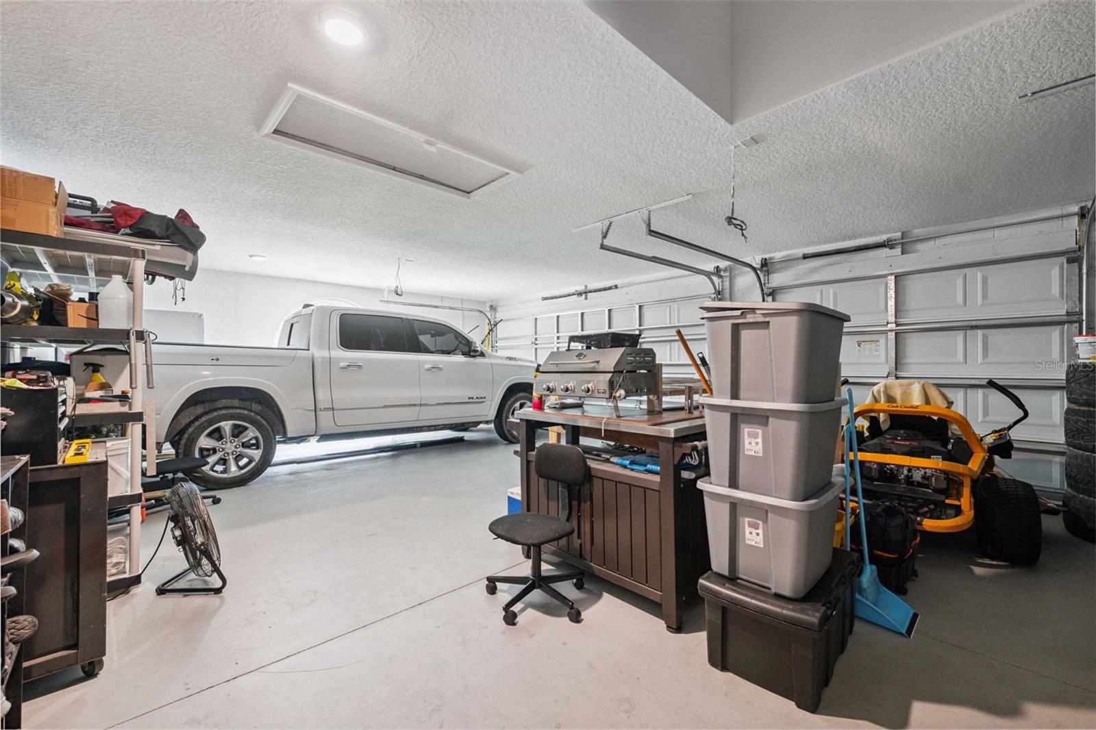 Listing photo id 52 for 18043 Palmdale Road