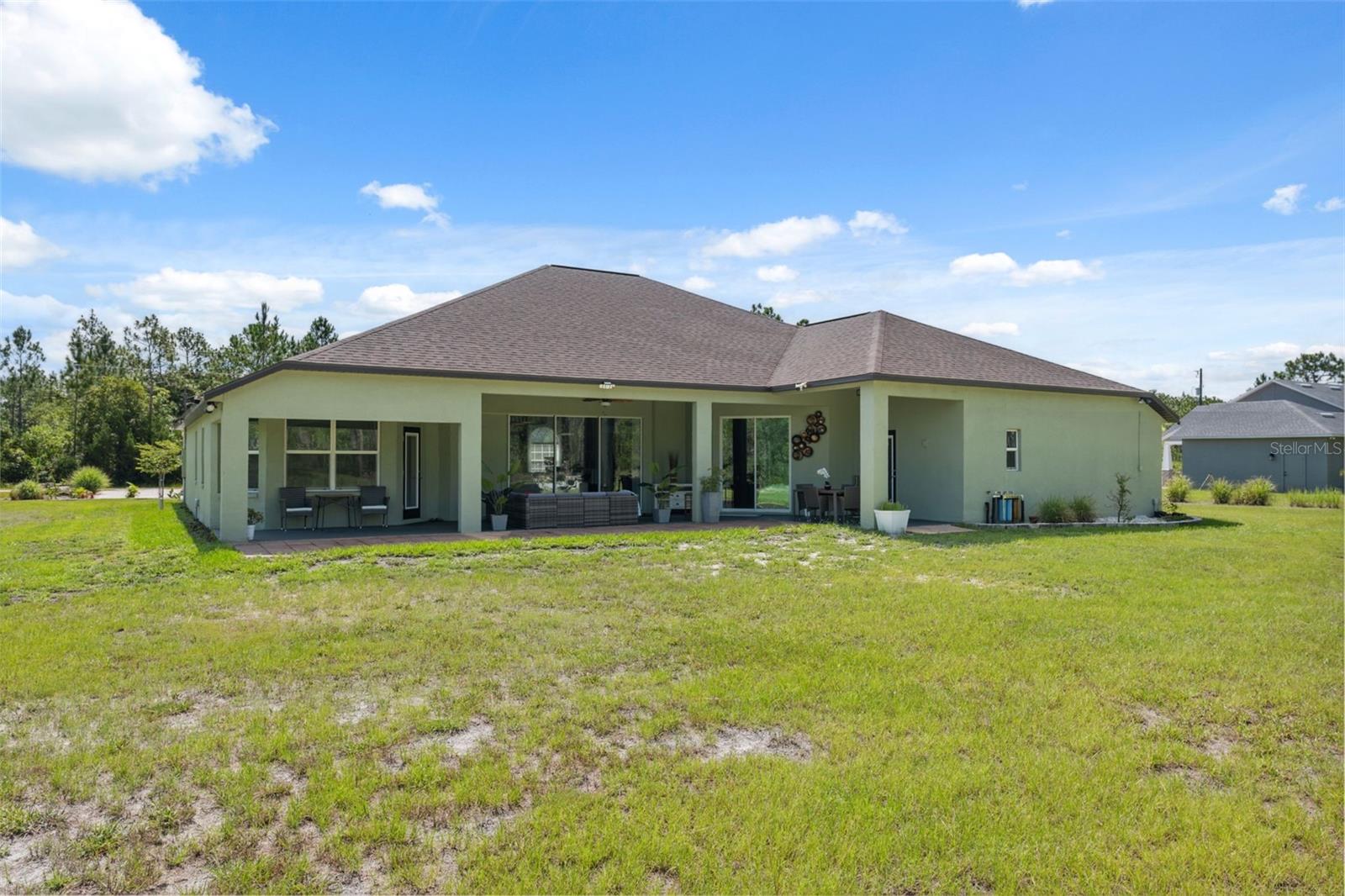 Listing photo id 57 for 18043 Palmdale Road