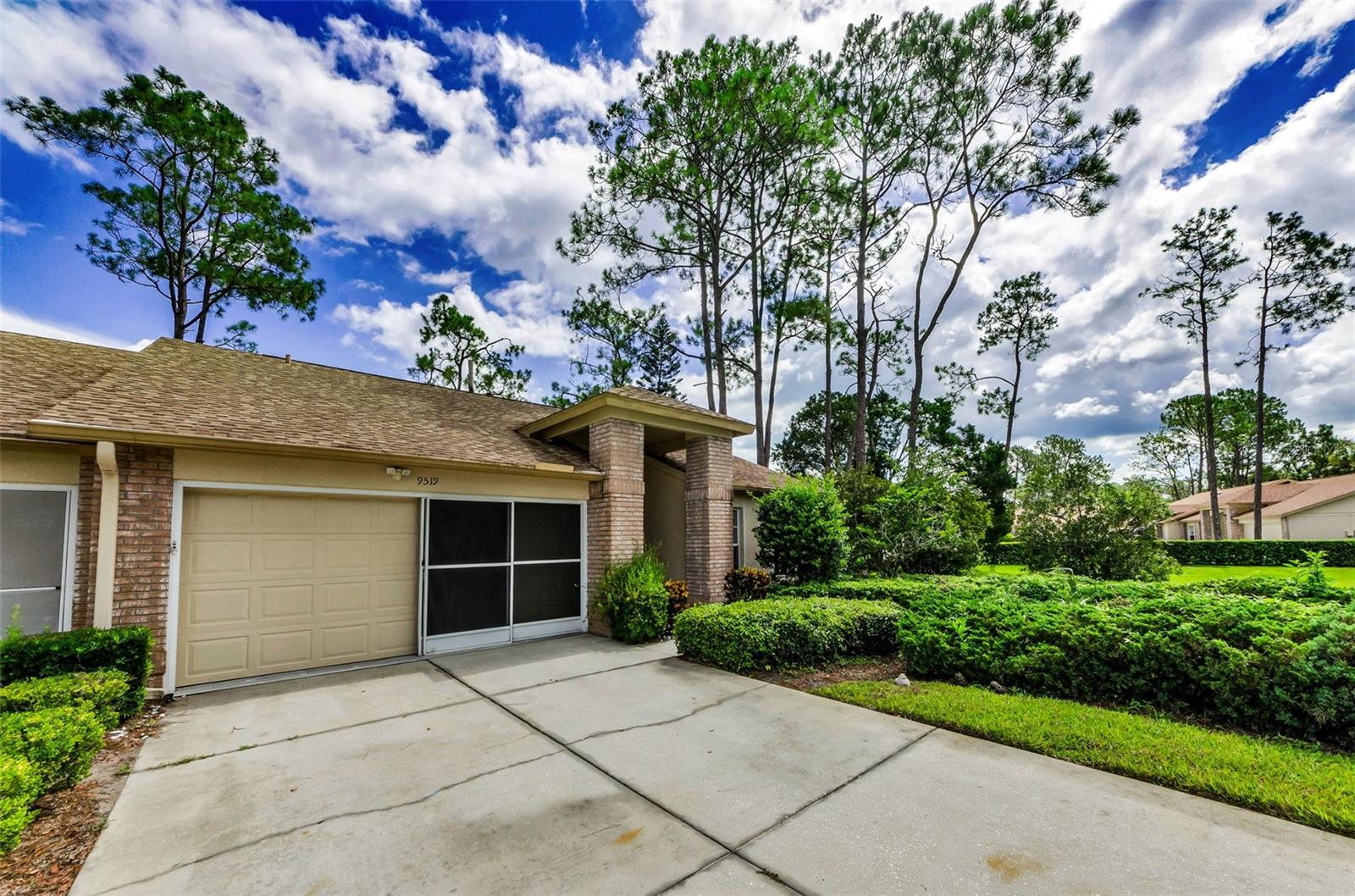 Image 4 of 60 For 9519 Scenic Pine Court