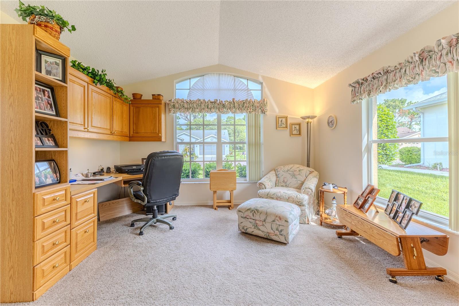 Image 10 of 51 For 464 Mistwood Court