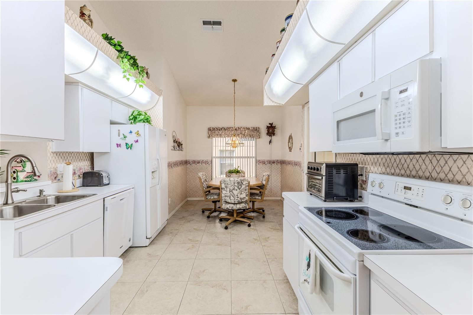 Image 13 of 51 For 464 Mistwood Court