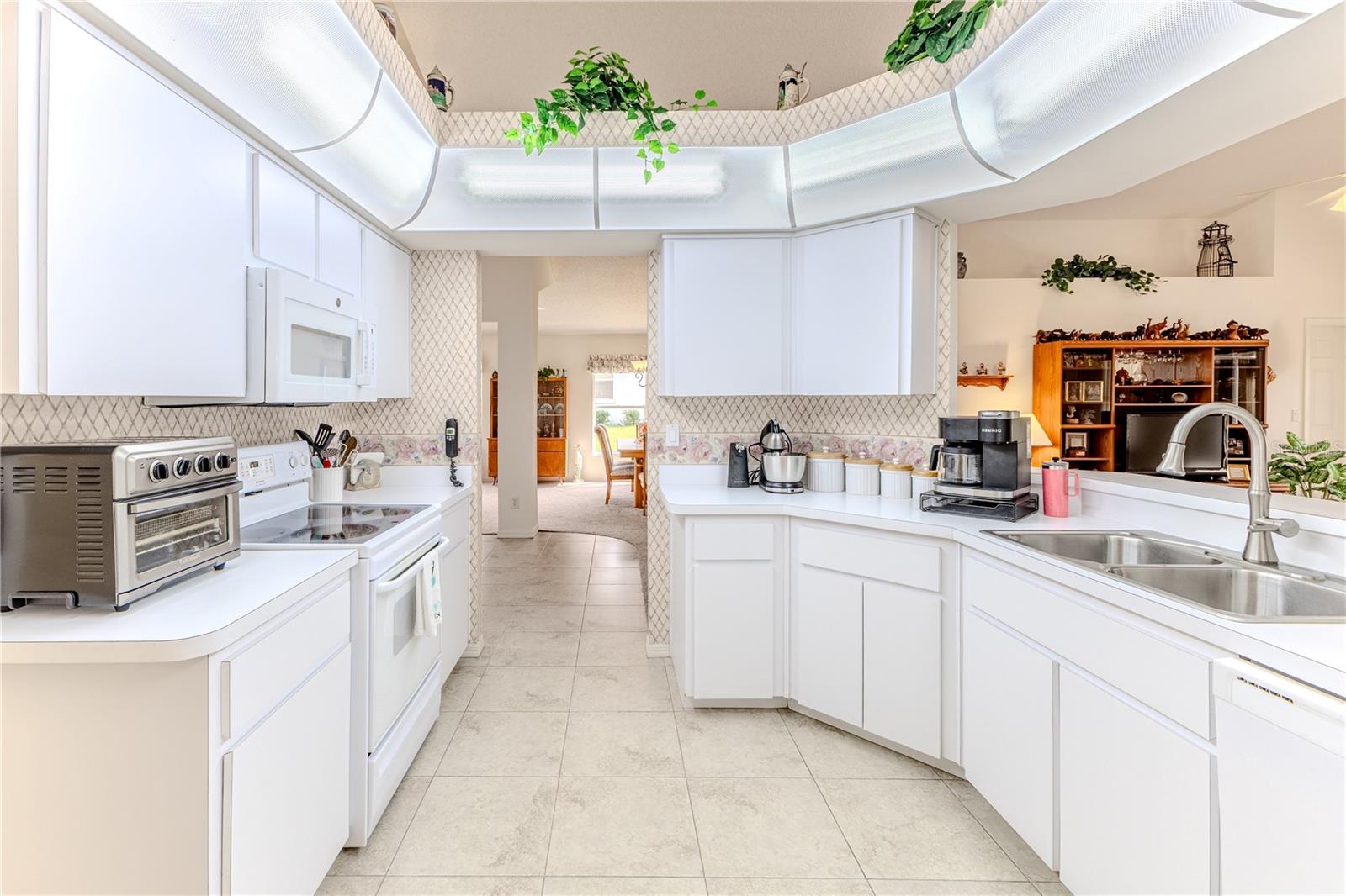 Image 17 of 51 For 464 Mistwood Court