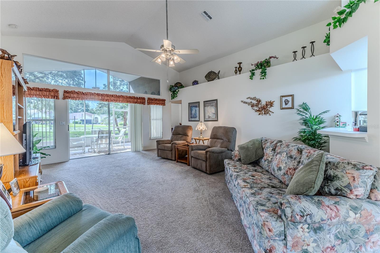 Image 20 of 51 For 464 Mistwood Court