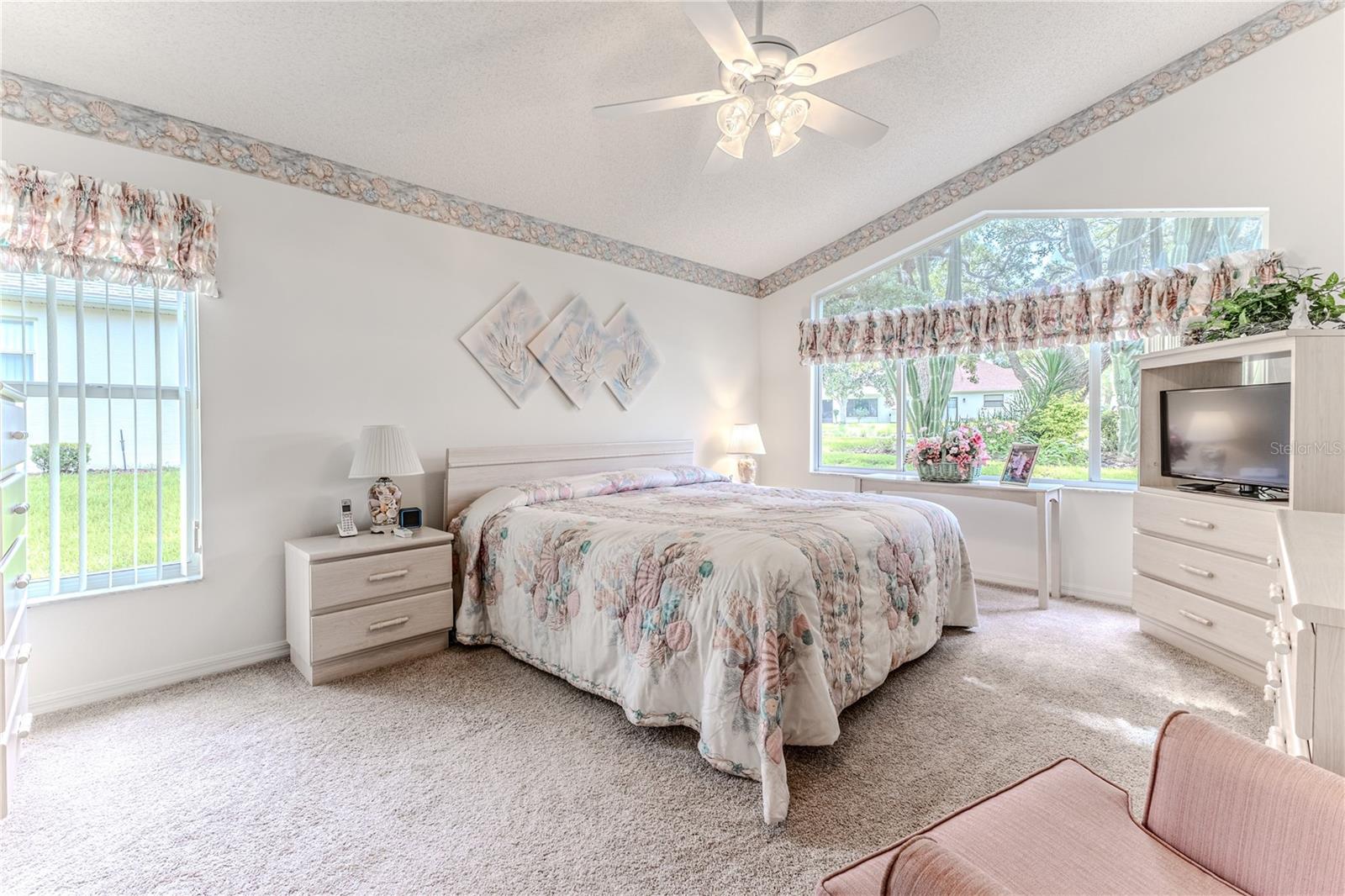 Image 26 of 51 For 464 Mistwood Court