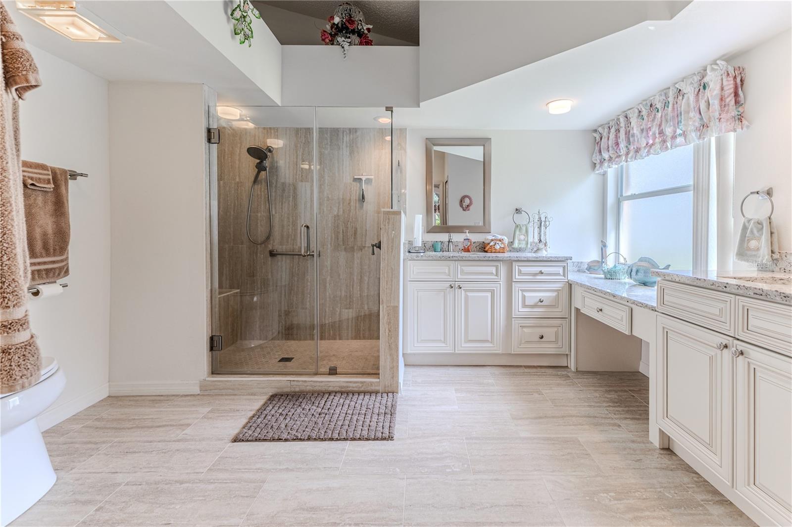 Image 29 of 51 For 464 Mistwood Court