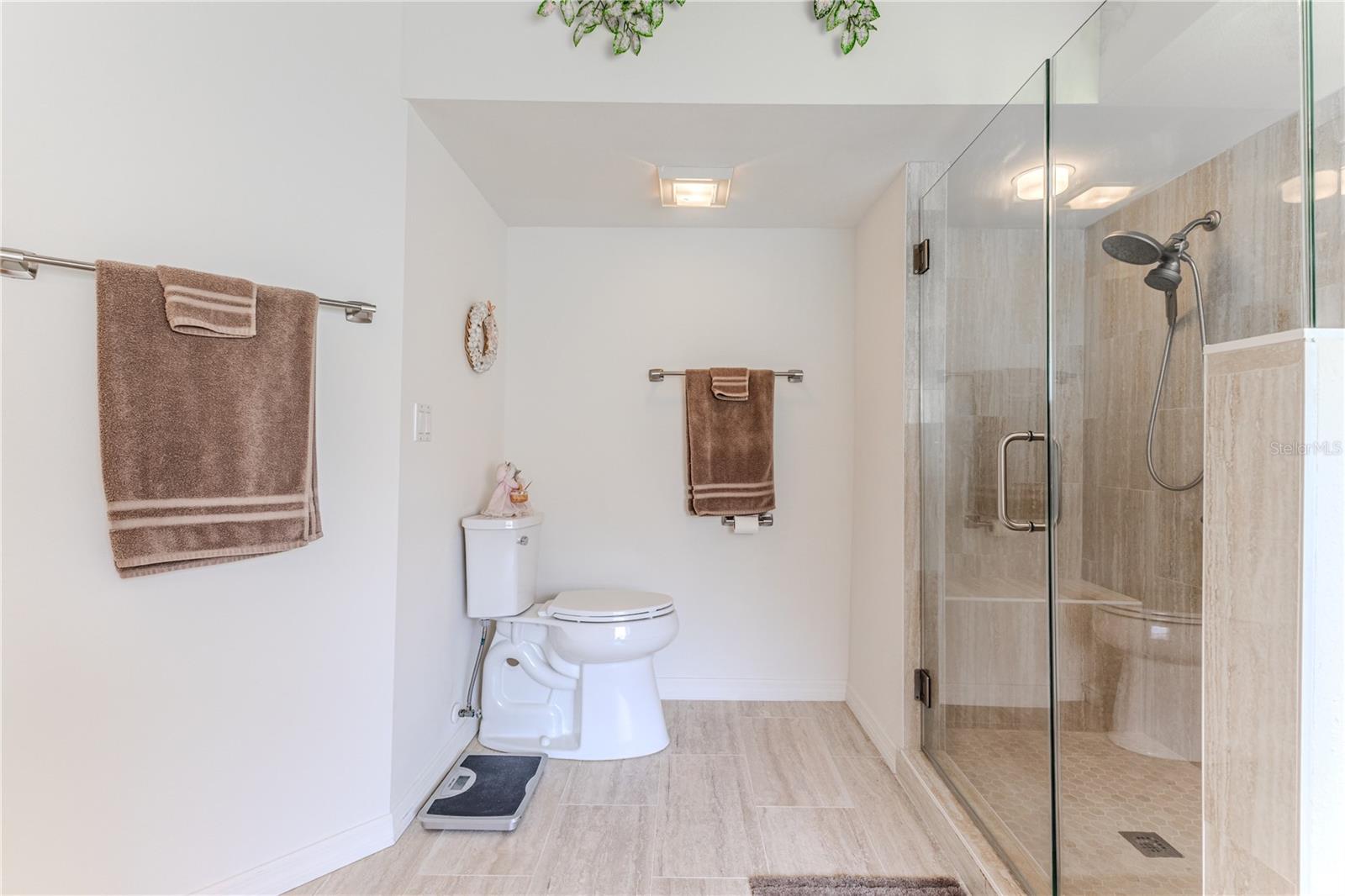 Image 31 of 51 For 464 Mistwood Court