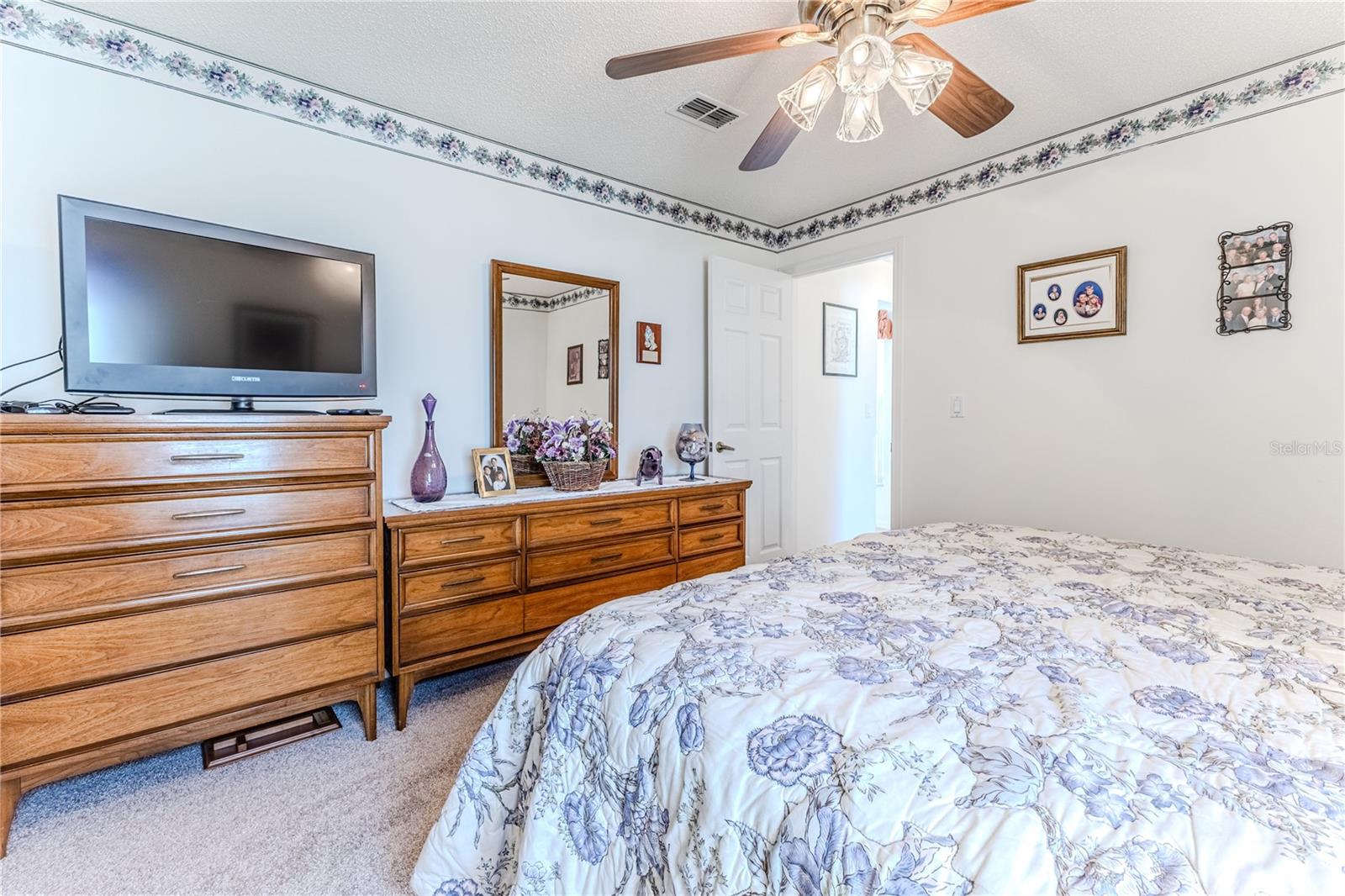 Image 33 of 51 For 464 Mistwood Court