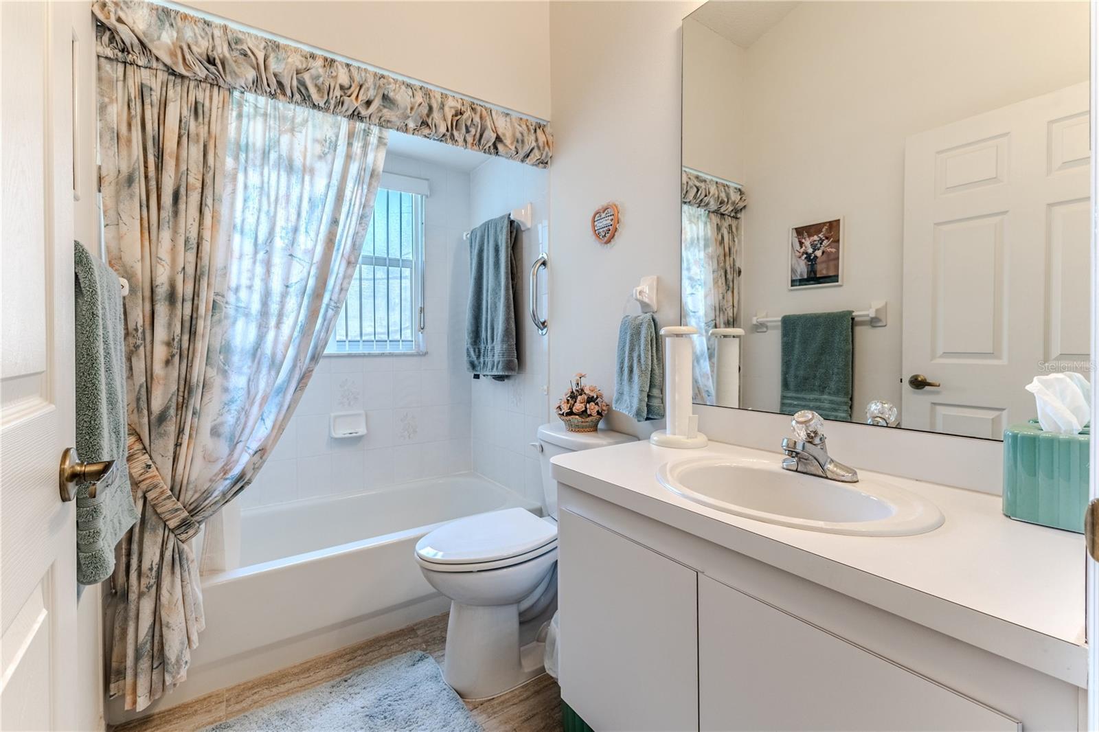 Image 35 of 51 For 464 Mistwood Court