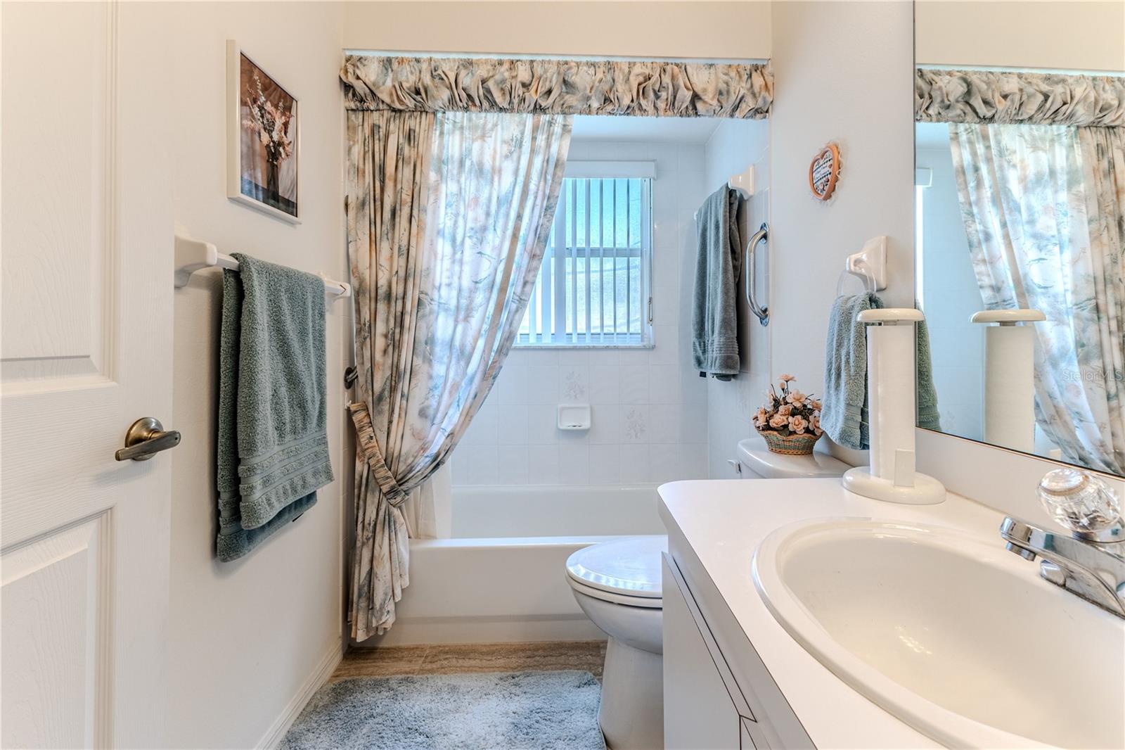 Image 36 of 51 For 464 Mistwood Court