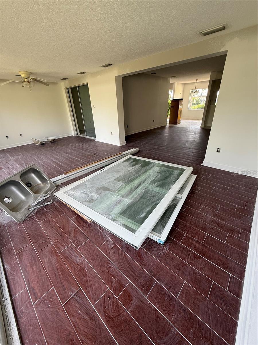 Listing photo id 11 for 11616 Kingfisher Court 180