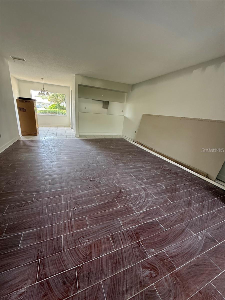 Listing photo id 12 for 11616 Kingfisher Court 180