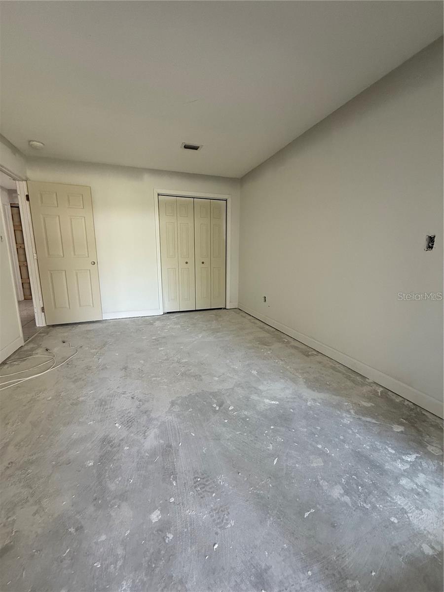 Listing photo id 15 for 11616 Kingfisher Court 180