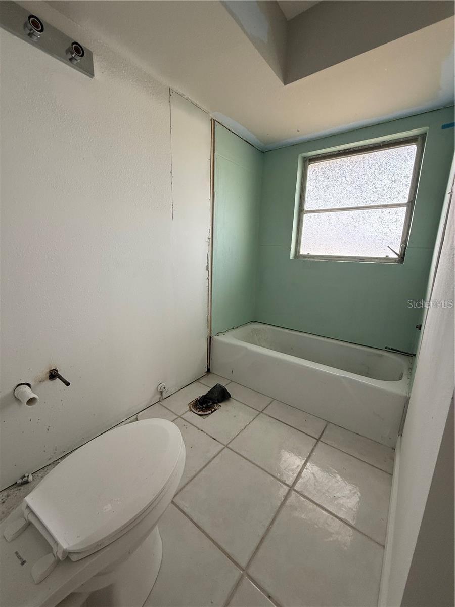 Listing photo id 21 for 11616 Kingfisher Court 180