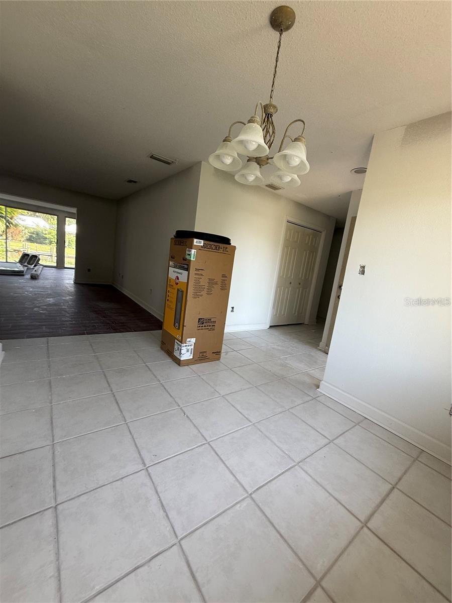 Listing photo id 6 for 11616 Kingfisher Court 180