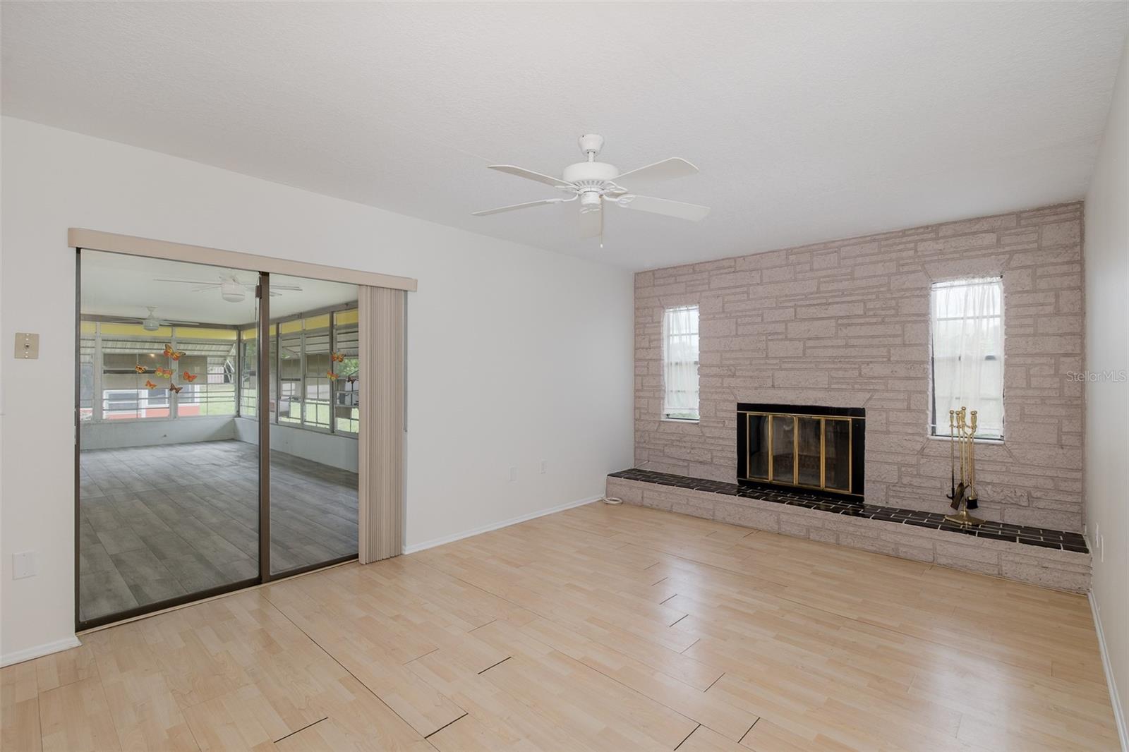 Listing photo id 11 for 11127 Water Oak Drive