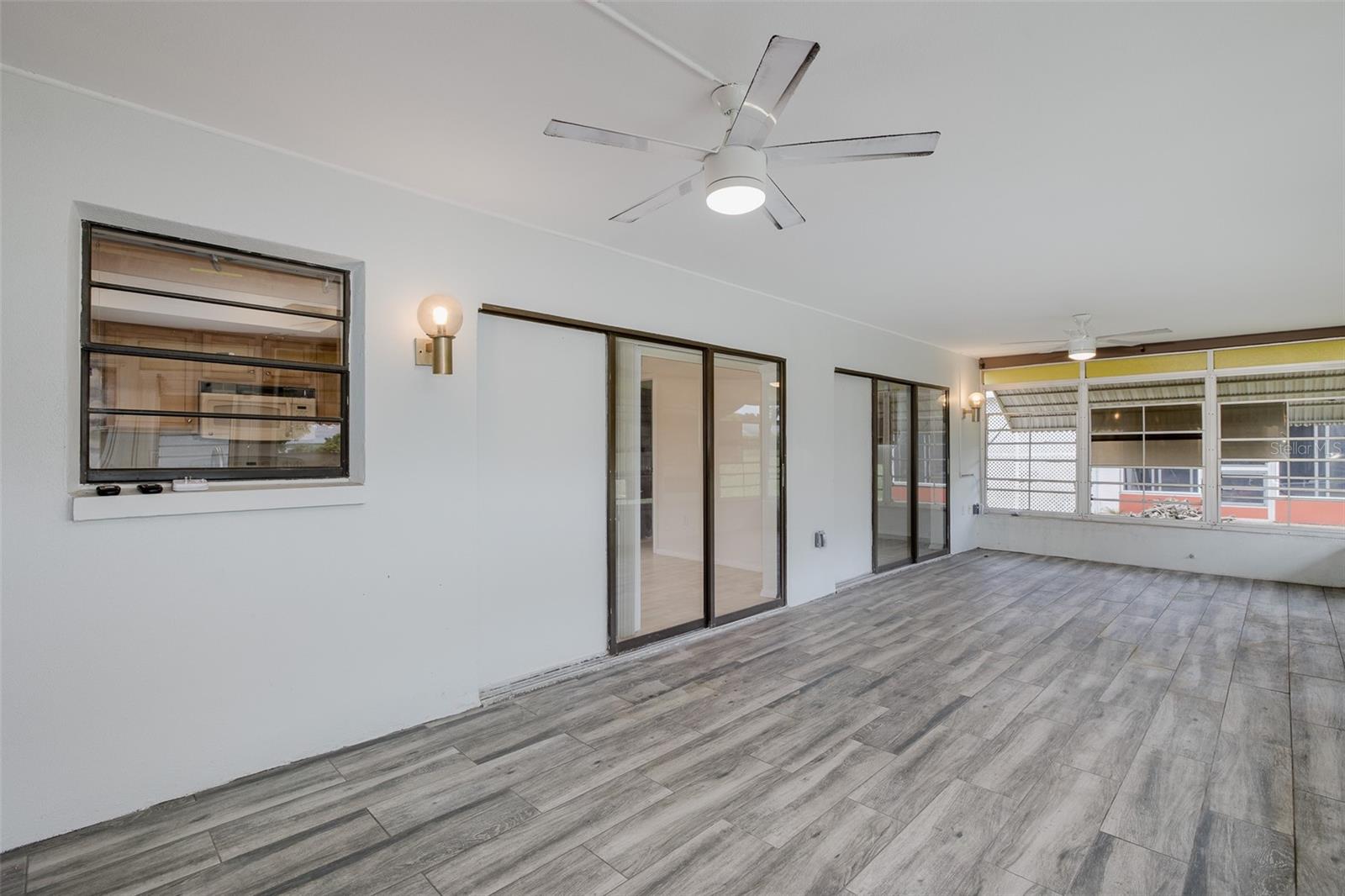 Listing photo id 17 for 11127 Water Oak Drive