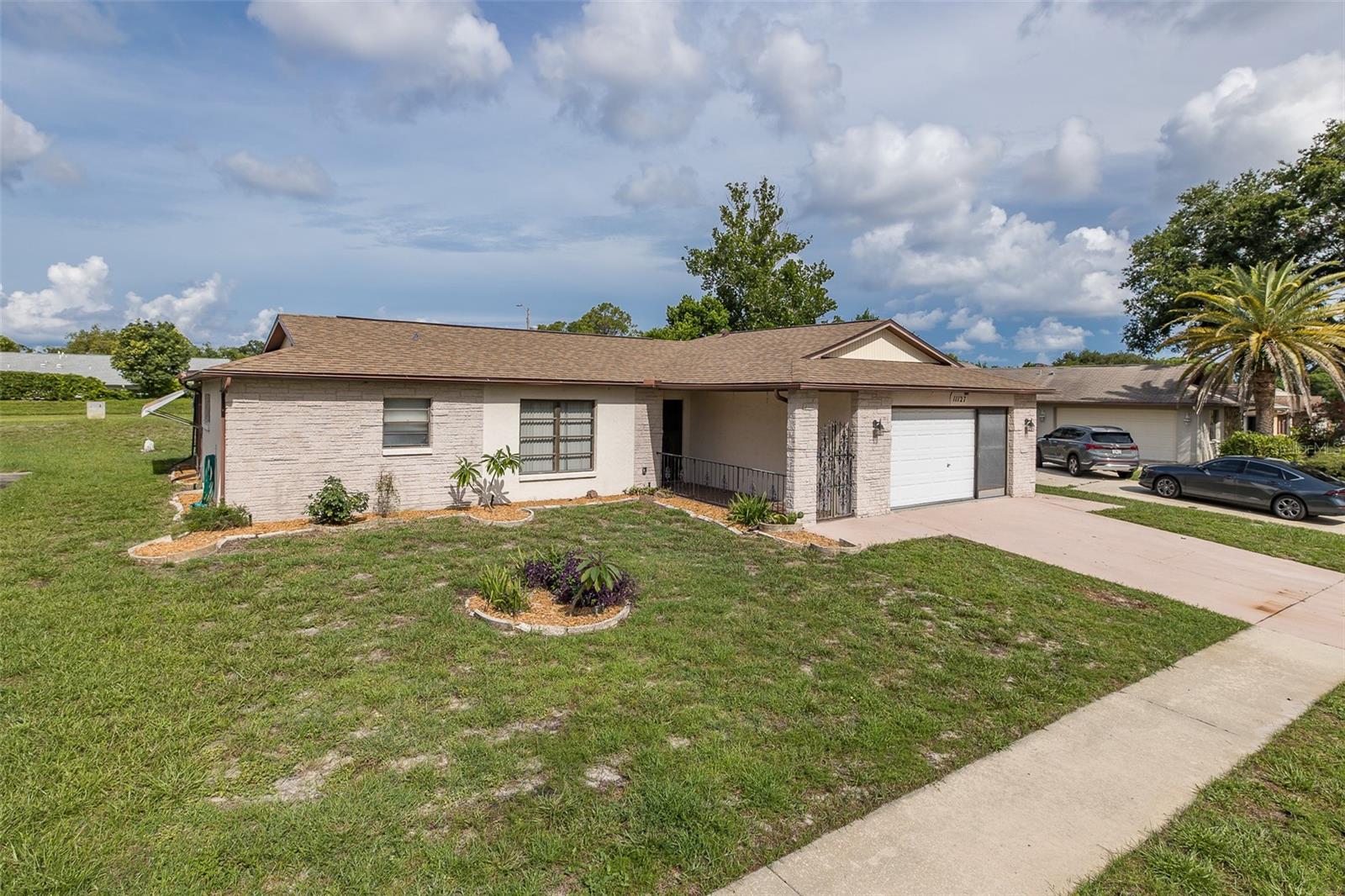 Listing photo id 0 for 11127 Water Oak Drive
