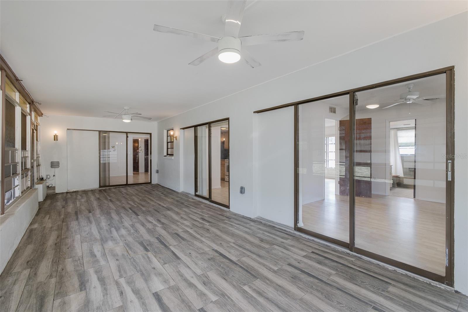 Listing photo id 18 for 11127 Water Oak Drive