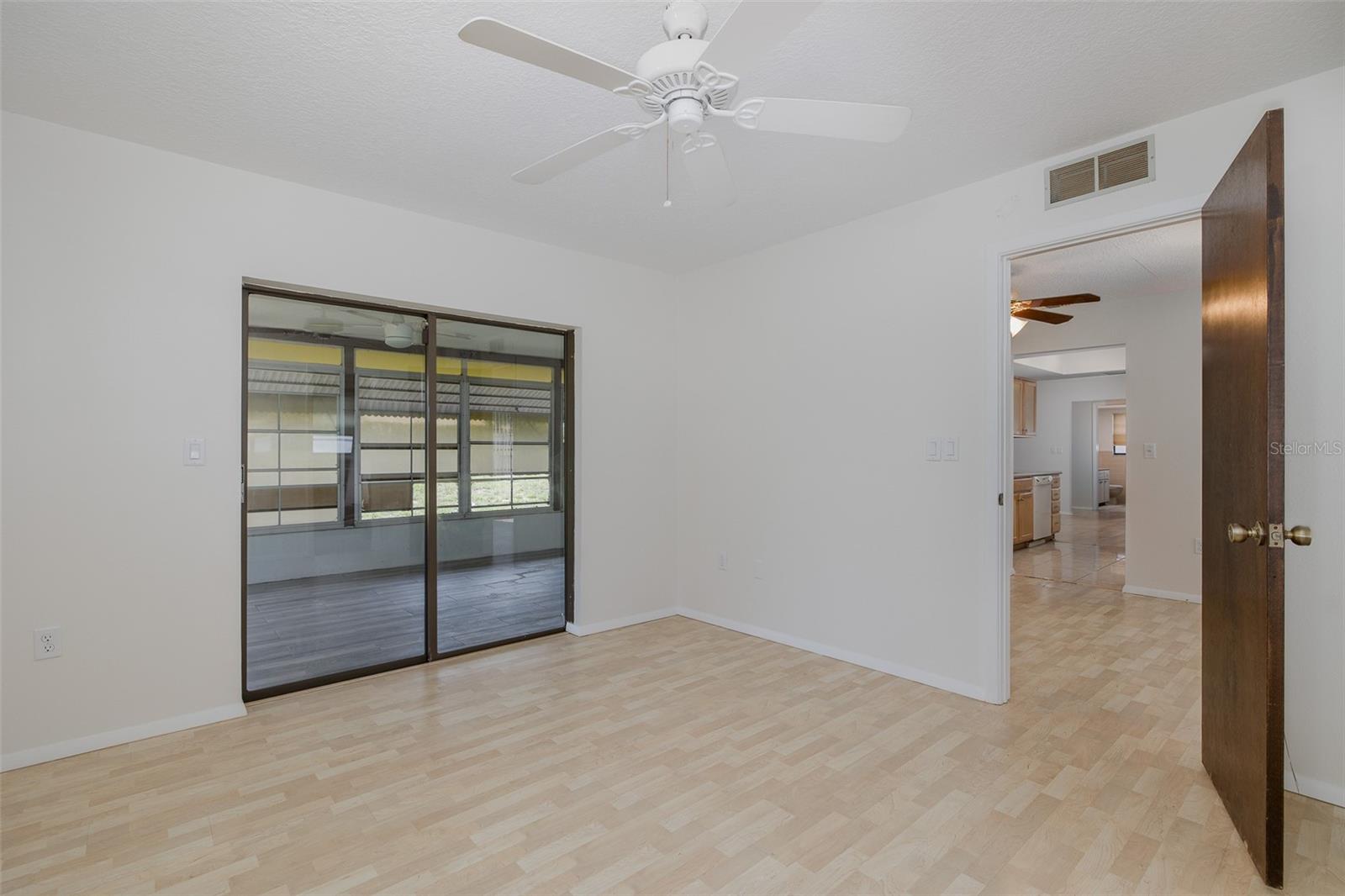 Listing photo id 25 for 11127 Water Oak Drive