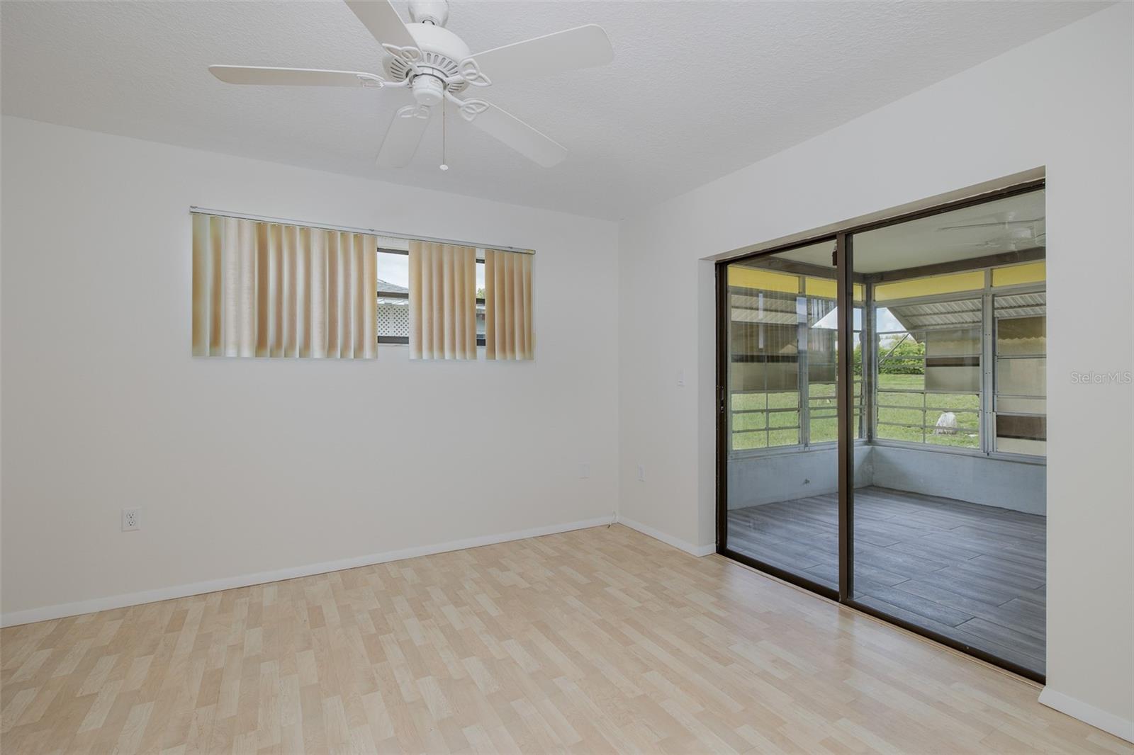 Listing photo id 27 for 11127 Water Oak Drive
