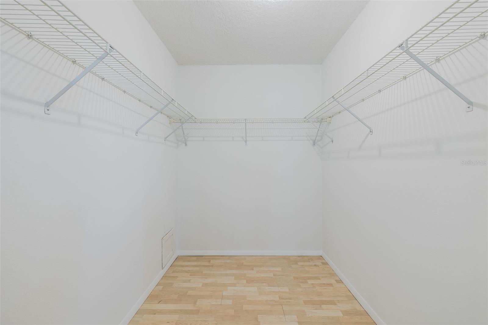Listing photo id 29 for 11127 Water Oak Drive