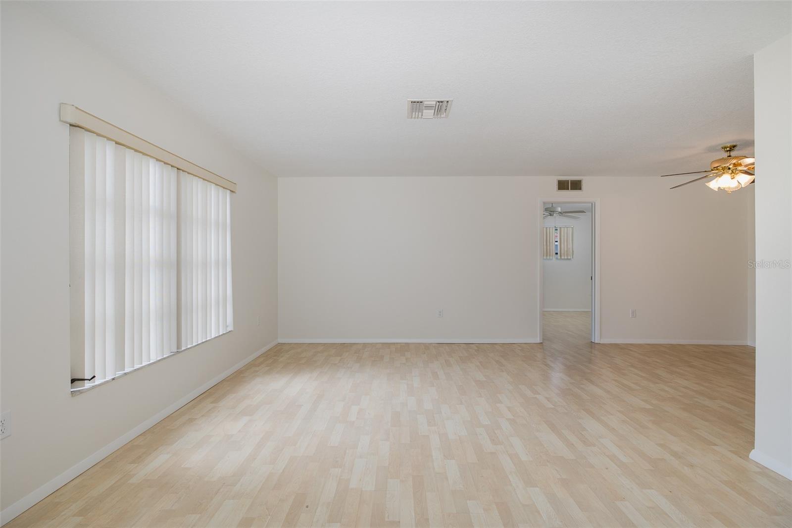 Listing photo id 2 for 11127 Water Oak Drive