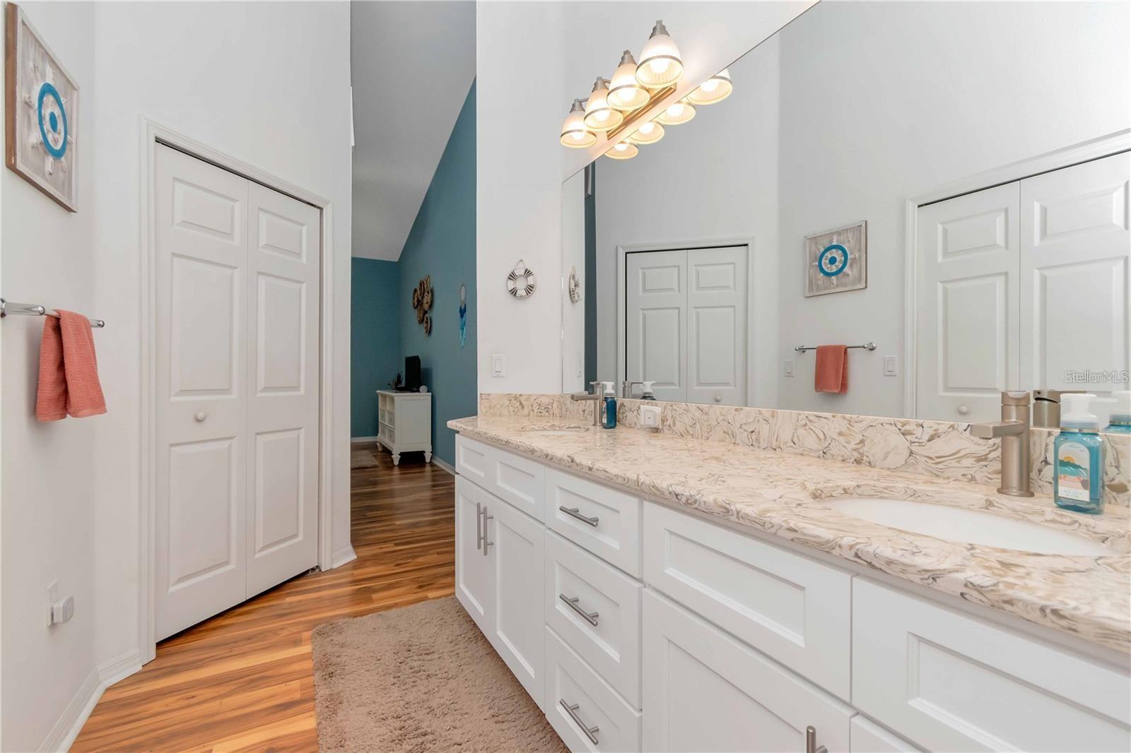 Image 18 of 39 For 9626 Woodhollow Court