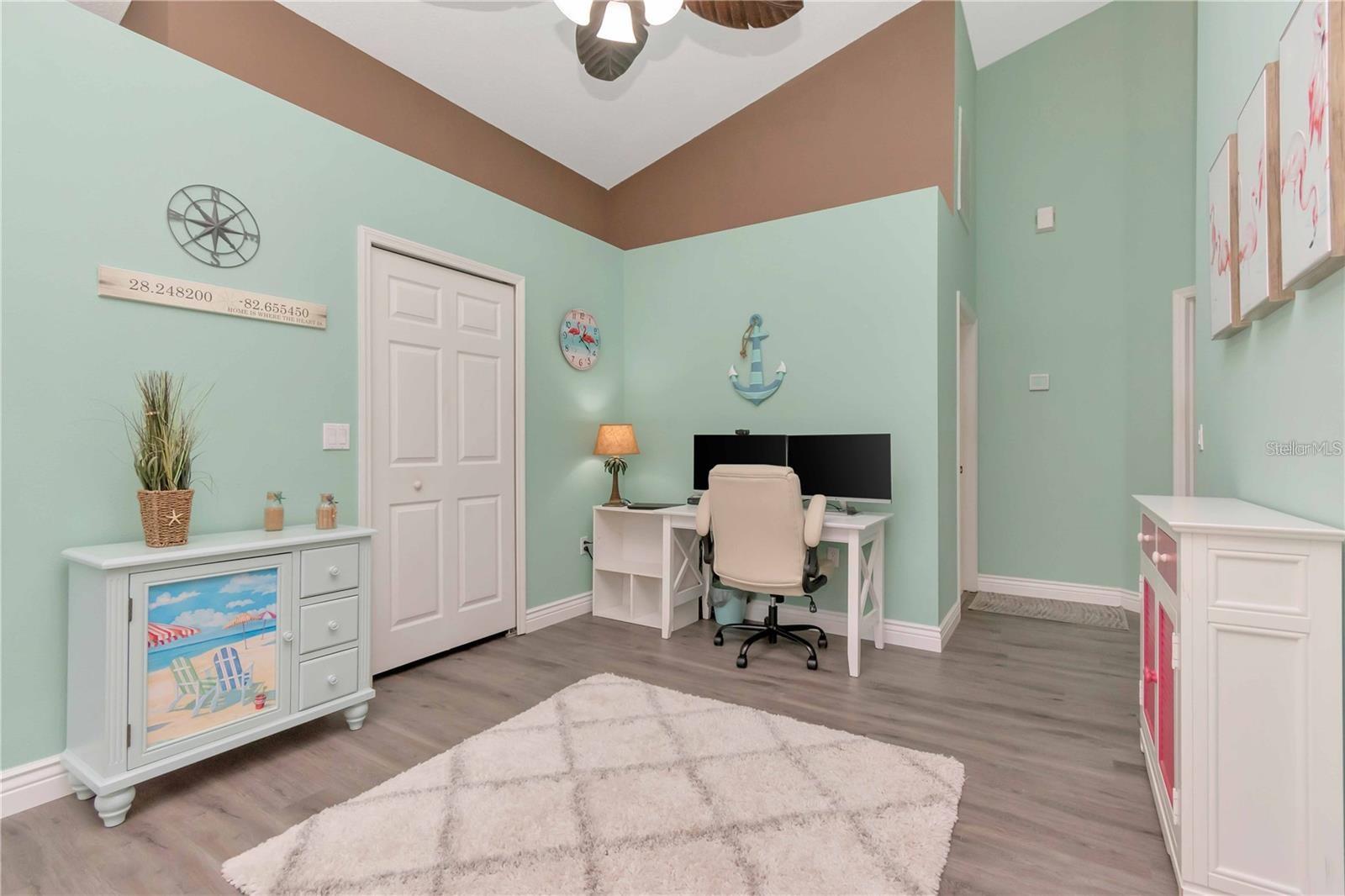 Image 7 of 39 For 9626 Woodhollow Court