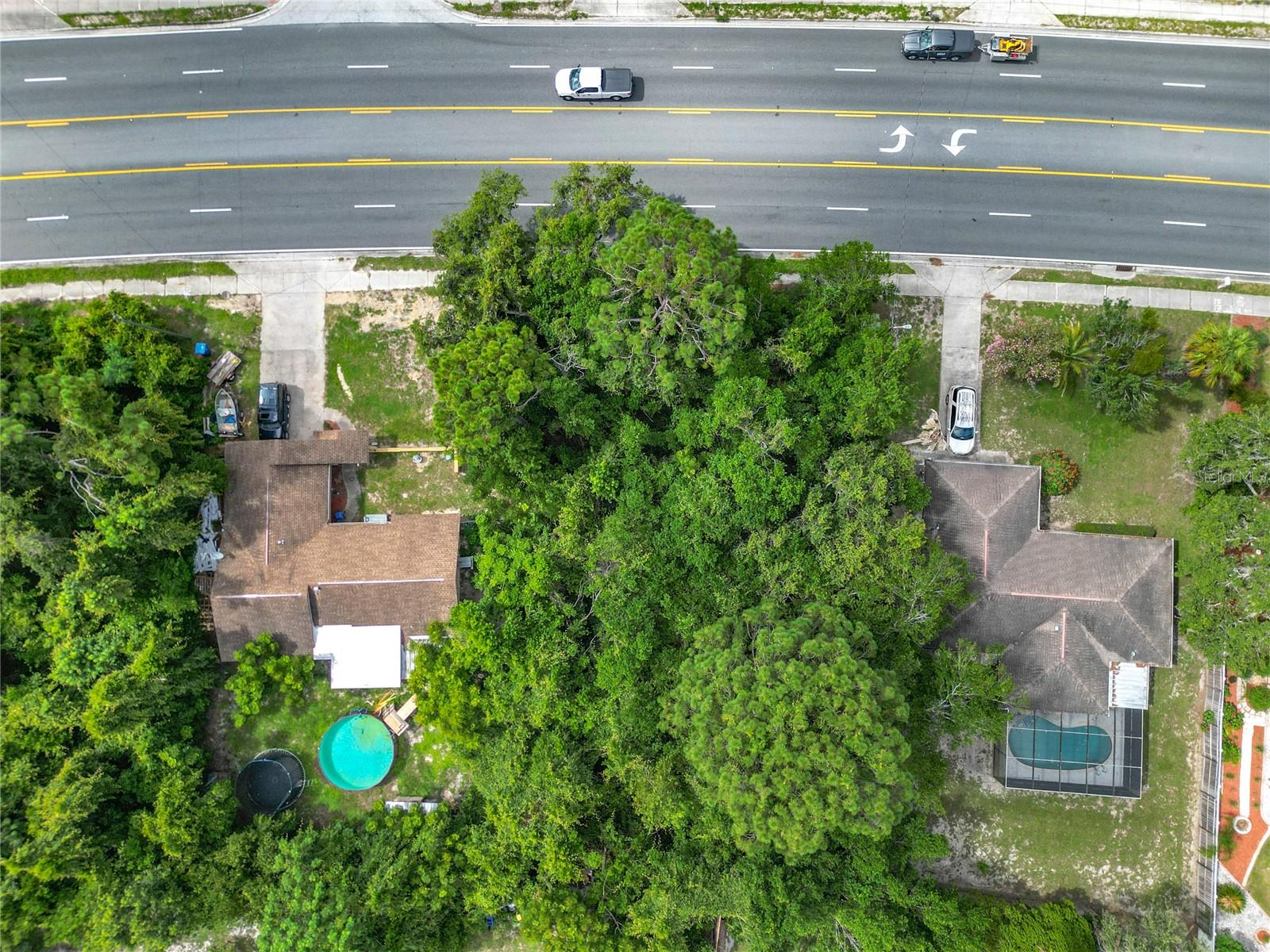 Listing photo id 11 for 9449 Spring Hill Drive