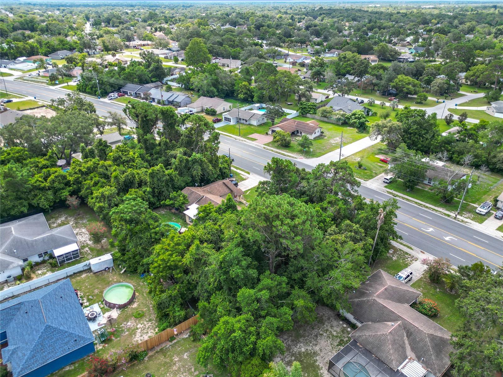 Listing photo id 14 for 9449 Spring Hill Drive