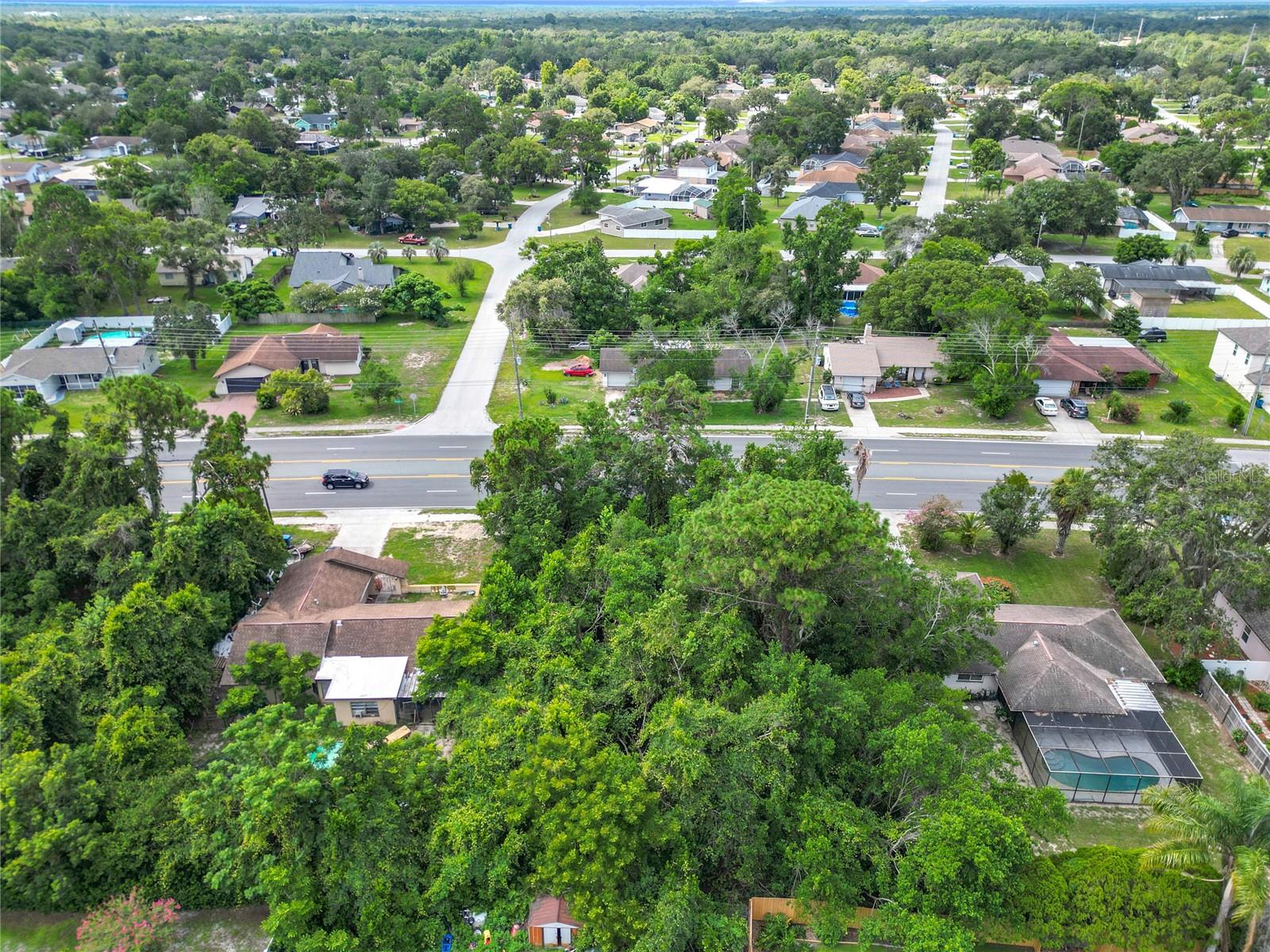 Listing photo id 15 for 9449 Spring Hill Drive