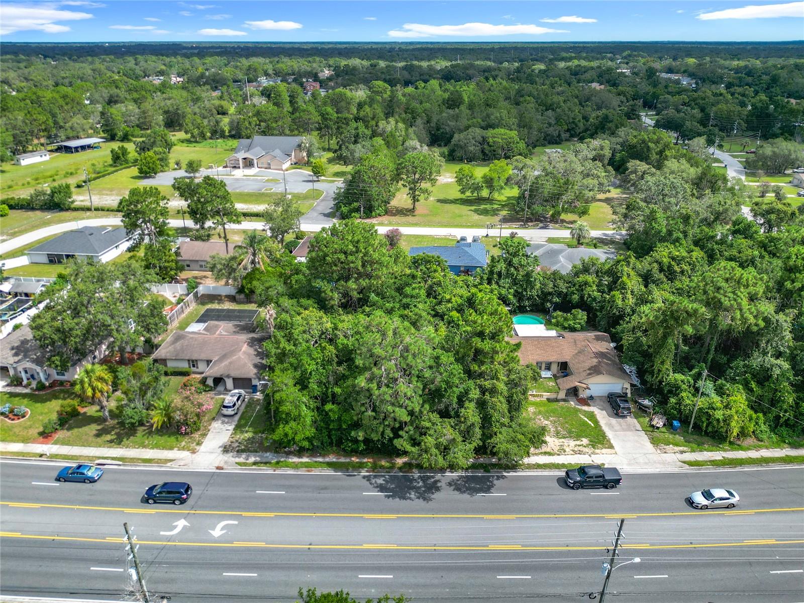 Listing photo id 2 for 9449 Spring Hill Drive