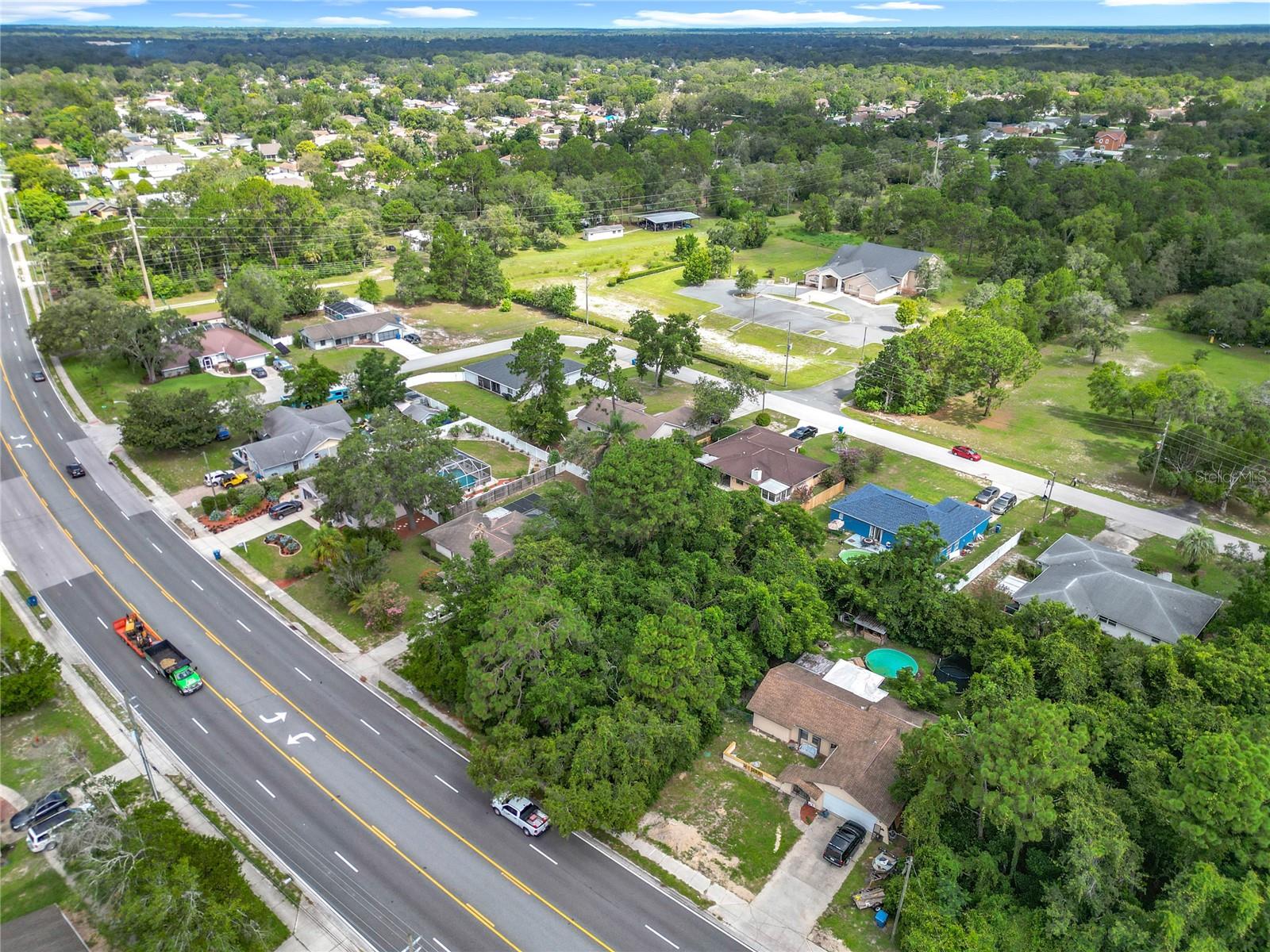 Listing photo id 4 for 9449 Spring Hill Drive