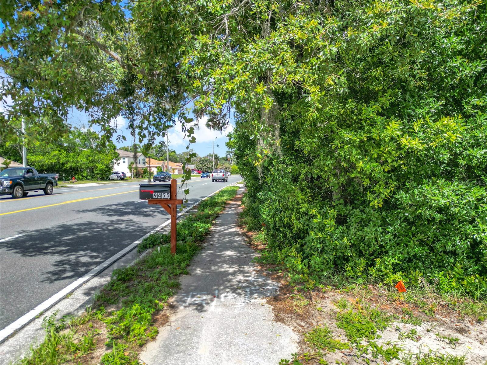 Listing photo id 7 for 9449 Spring Hill Drive