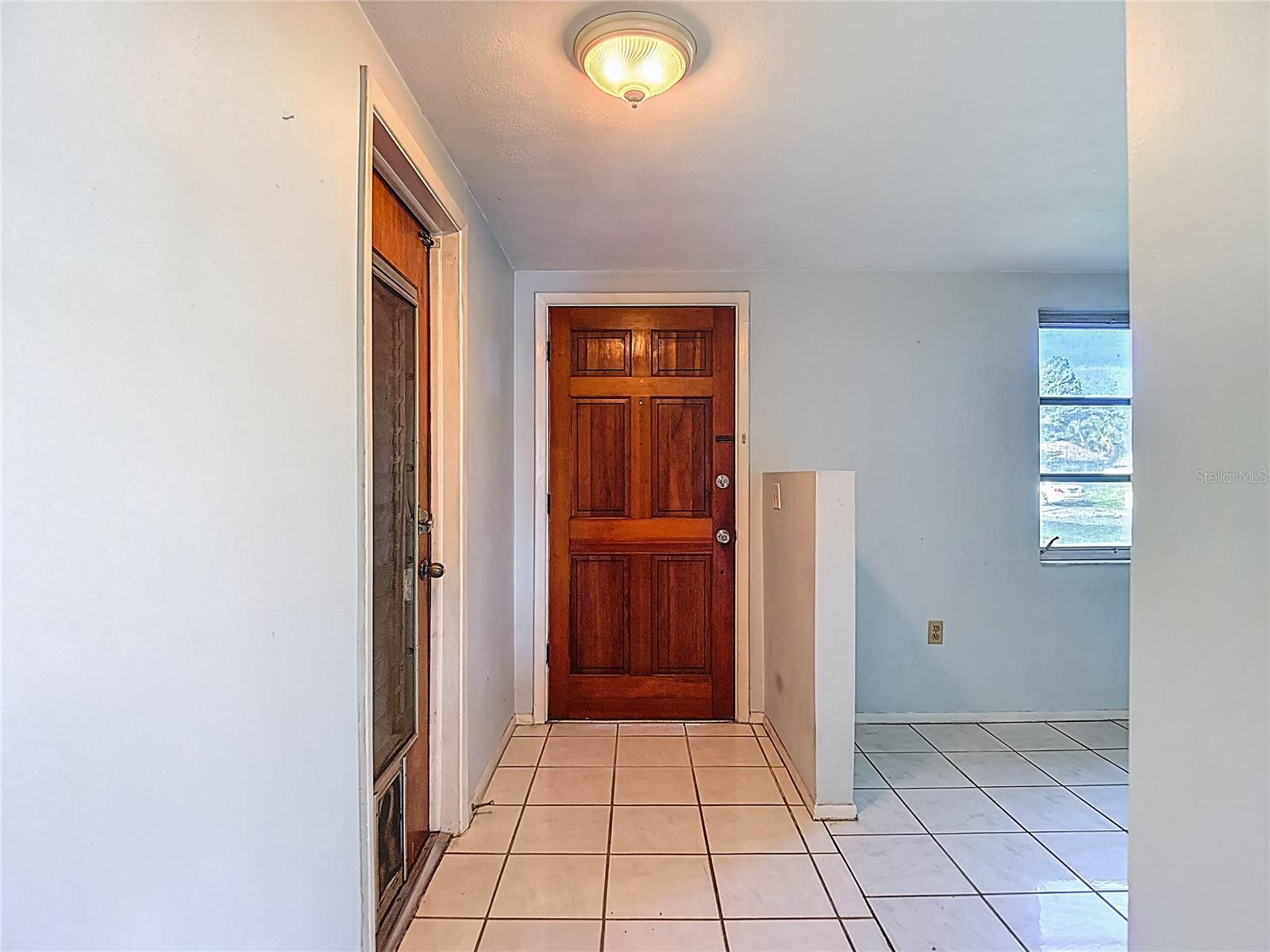 Listing photo id 12 for 7109 Kapp Court