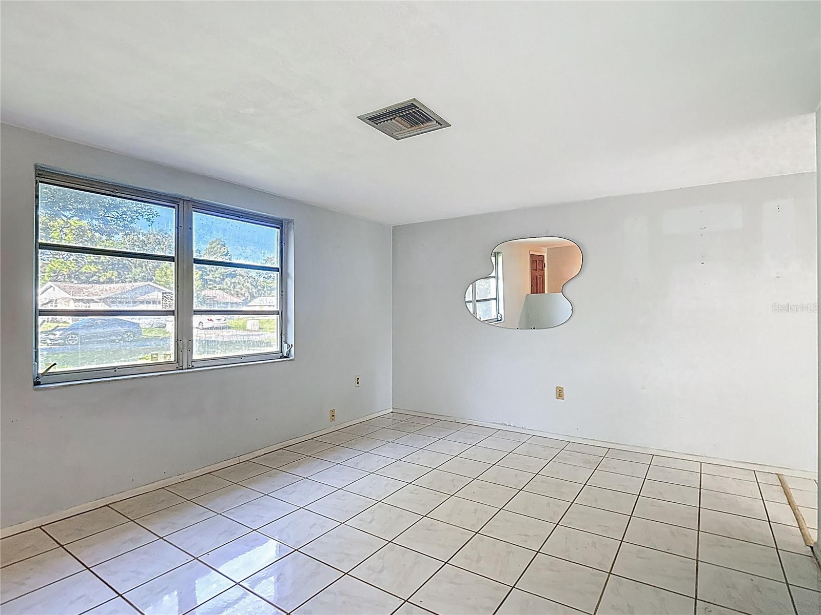 Listing photo id 13 for 7109 Kapp Court
