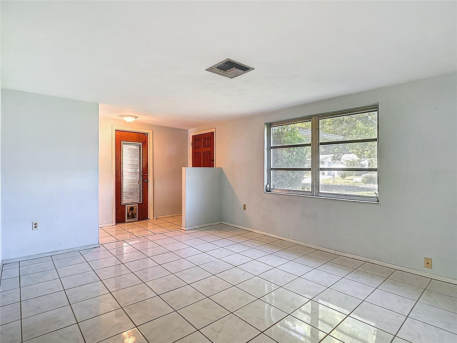 Listing photo id 16 for 7109 Kapp Court