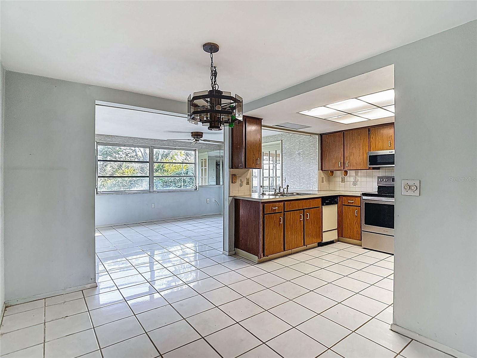 Listing photo id 17 for 7109 Kapp Court