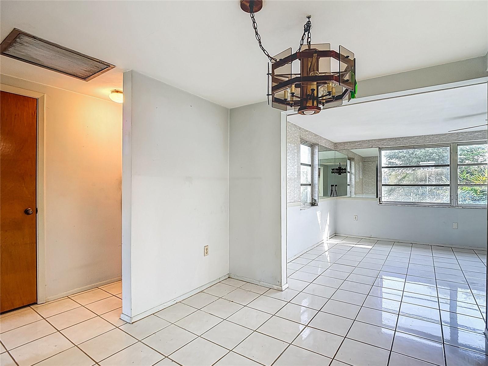 Listing photo id 18 for 7109 Kapp Court