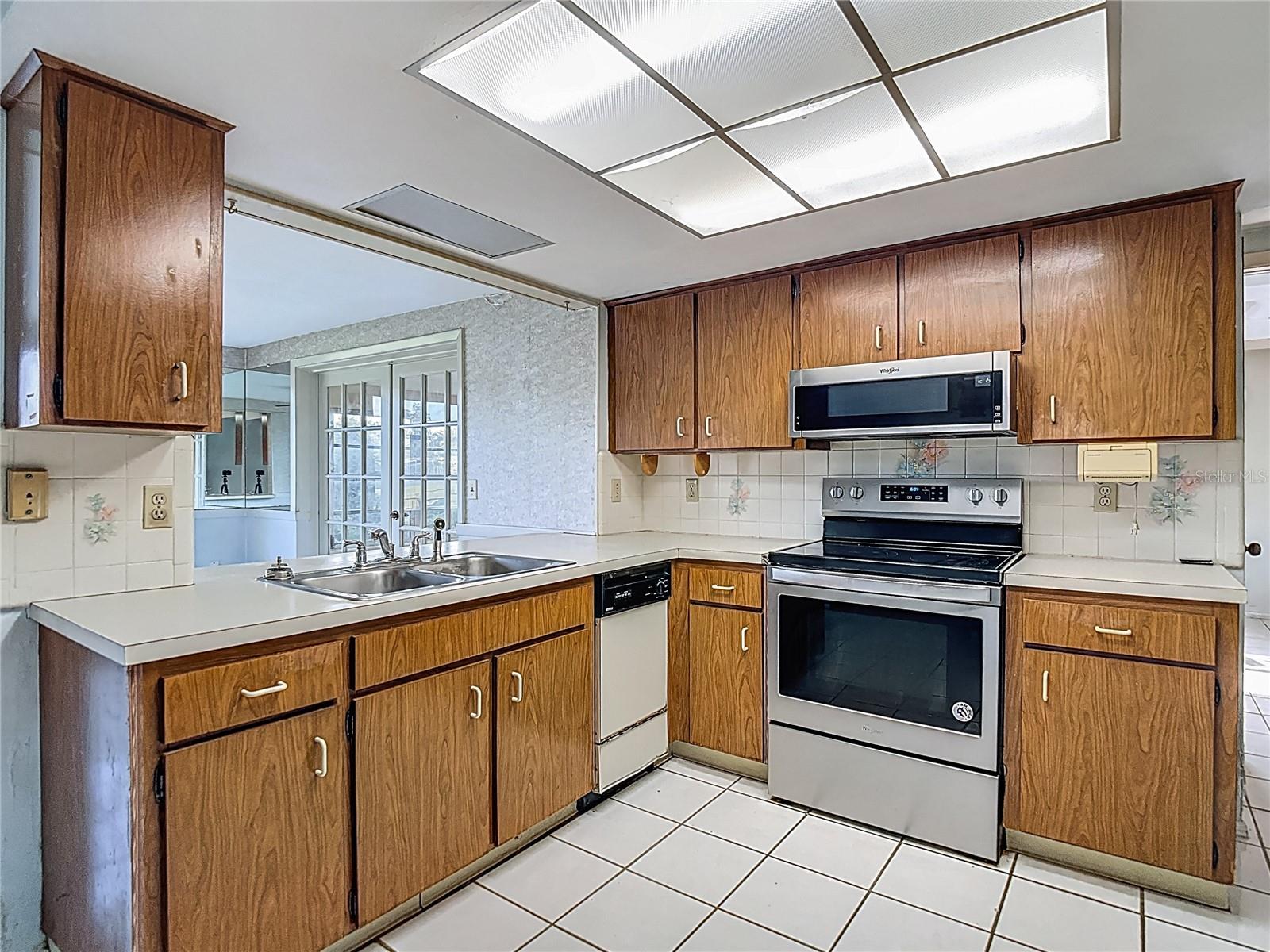 Listing photo id 21 for 7109 Kapp Court