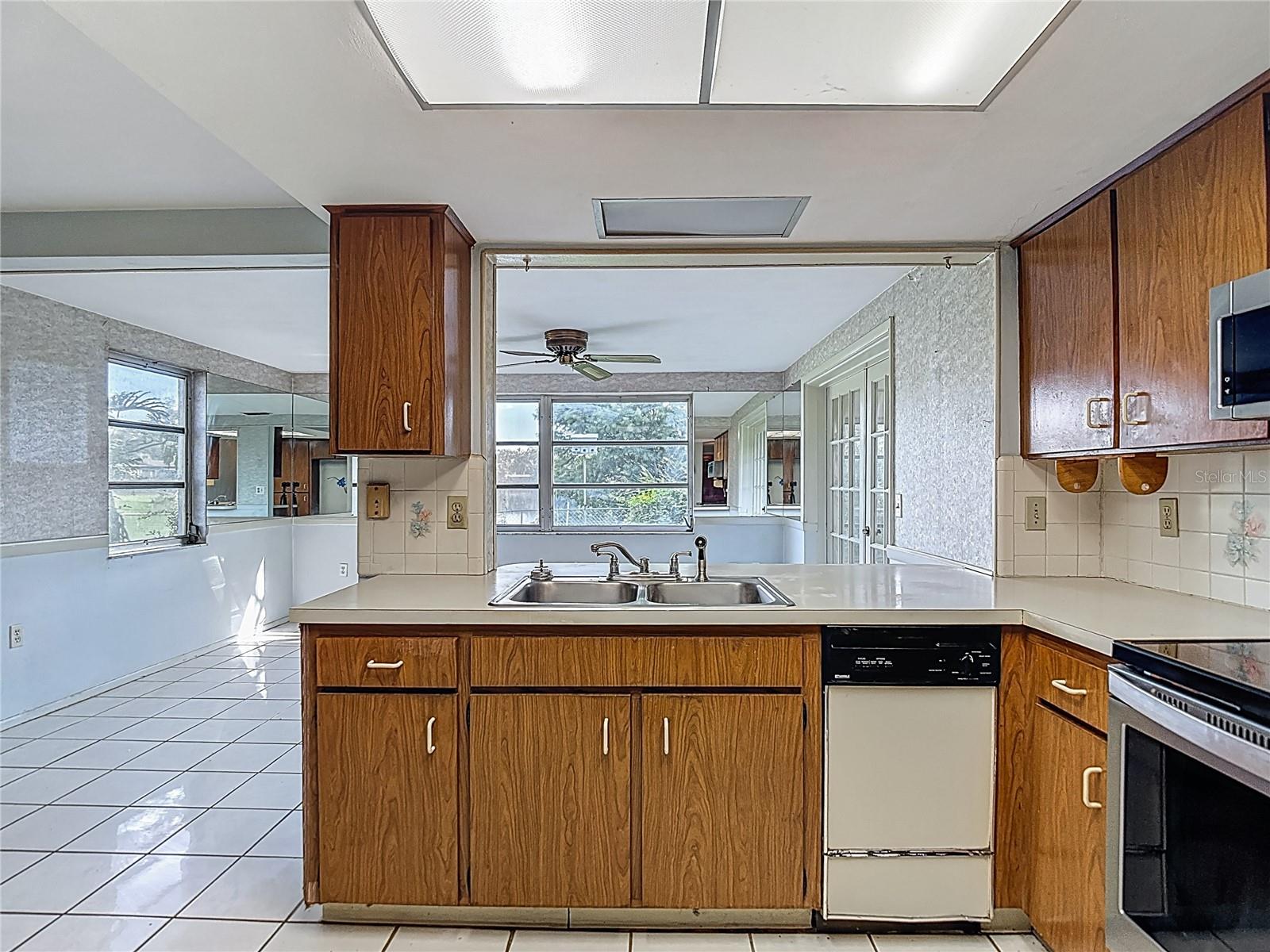 Listing photo id 24 for 7109 Kapp Court