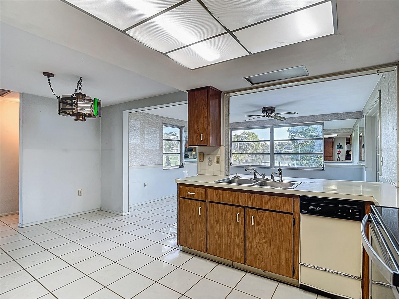 Listing photo id 25 for 7109 Kapp Court
