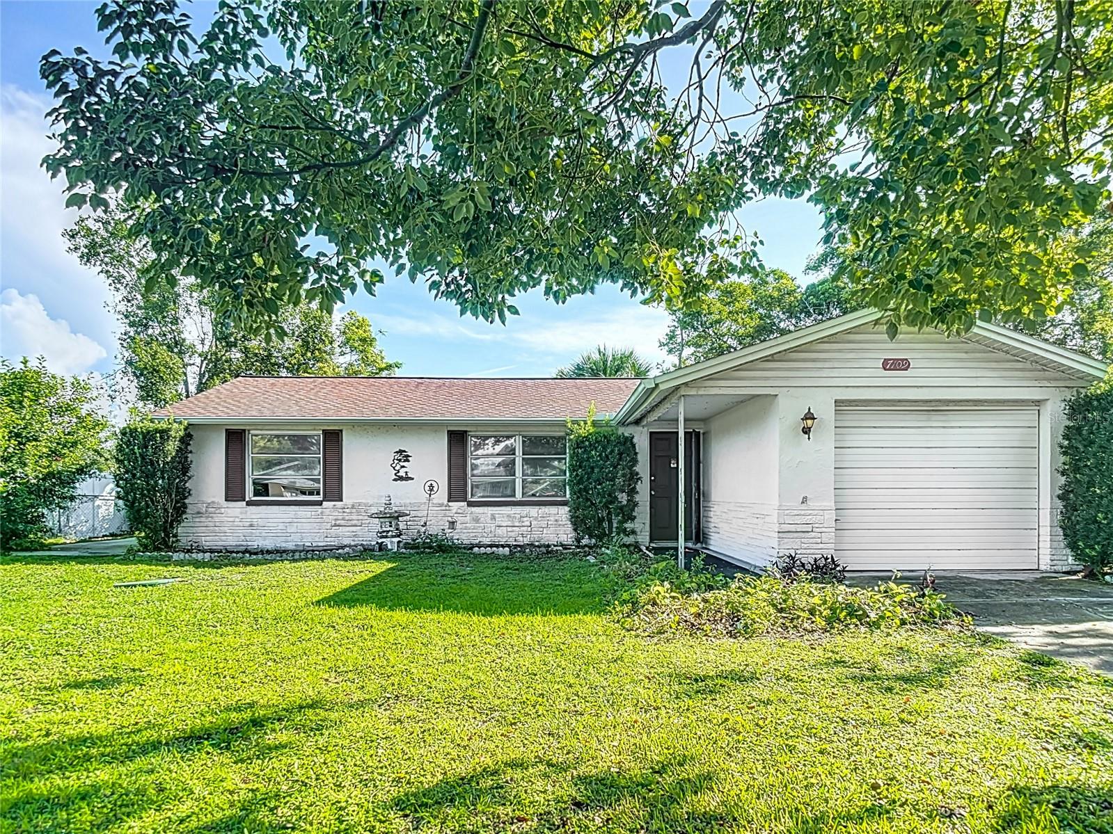 Listing photo id 1 for 7109 Kapp Court