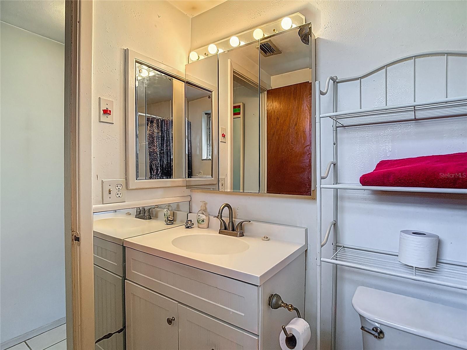 Listing photo id 32 for 7109 Kapp Court